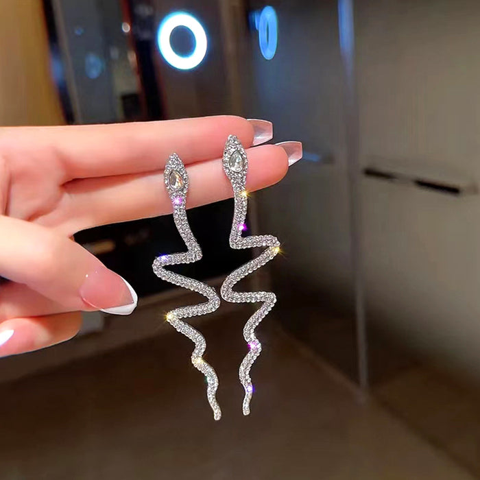 Wholesale Wholesale of snake shaped full diamond earrings, niche design earrings, fashionable jewelry