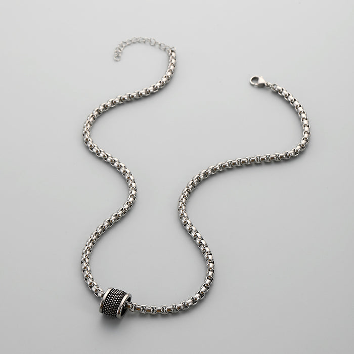 Wholesale Fashionable, simple and personalized stainless steel short geometric circle pendant necklace