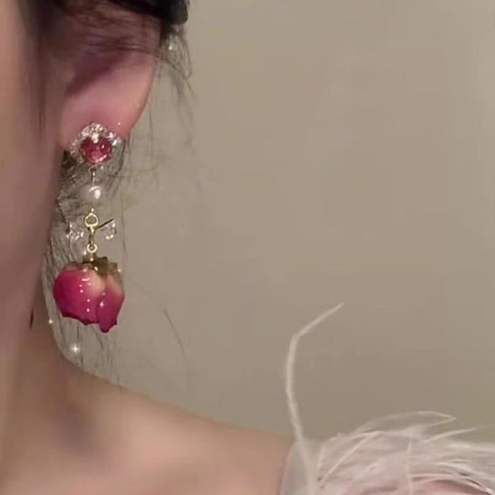 Wholesale Small niche design earrings, new personalized design earrings, light luxury temperament, high-end earrings