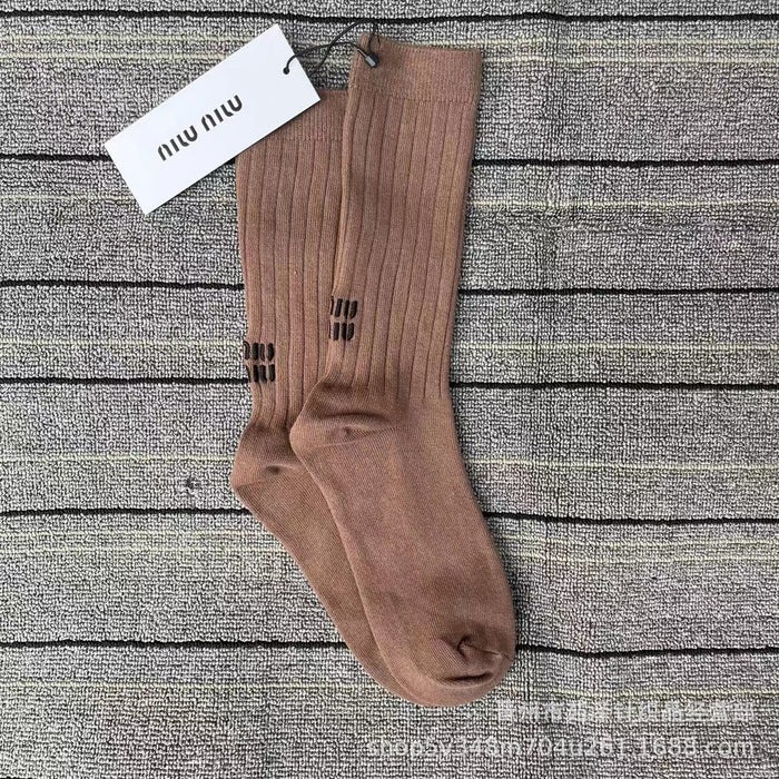 Wholesale Retro college style embroidered socks, fashionable and versatile socks
