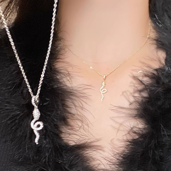 Wholesale Sweater chain pendant necklace, light luxury niche collarbone chain