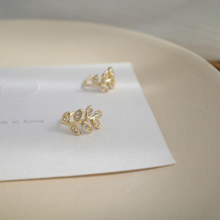 Wholesale Exquisite and minimalist leaf ear bone clip without ear holes, adjustable earrings, high-end ear accessories