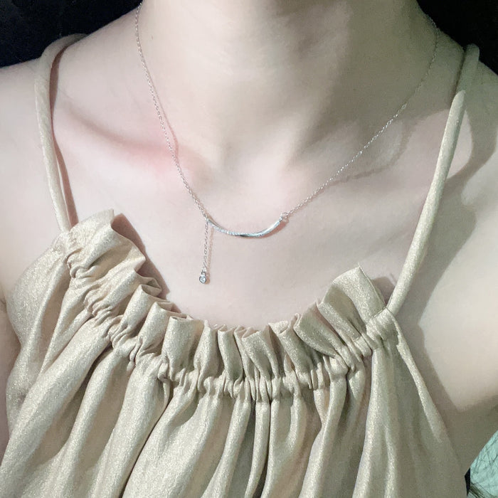 Wholesale Recommended new pure silver product, niche fashion design, smiling curve temperament, personalized necklace