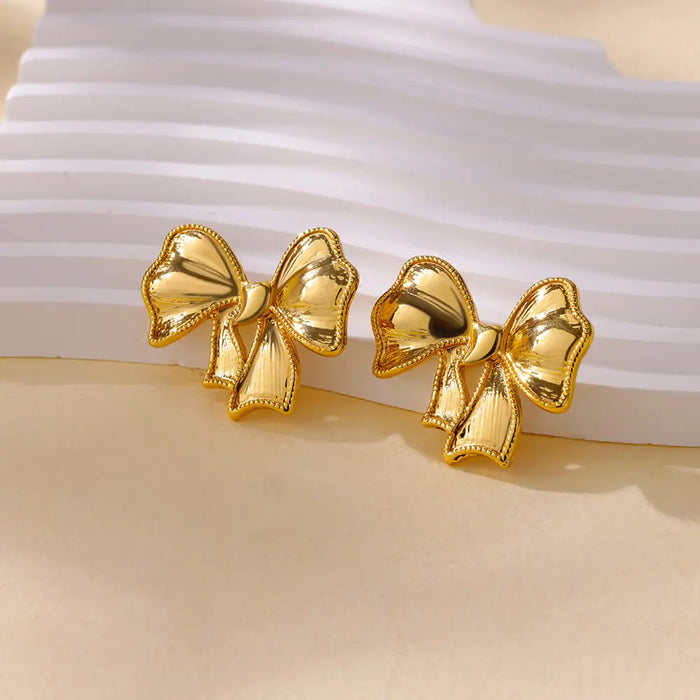 Wholesale Retro French High-end Pearl 18K Gold Earrings
