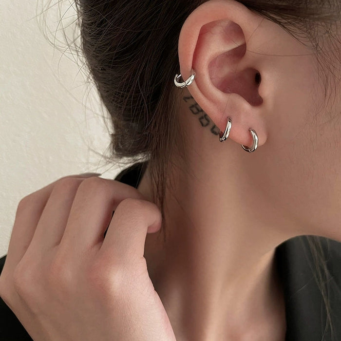 Wholesale Sterling silver glossy earrings, elegant earrings, simple earrings