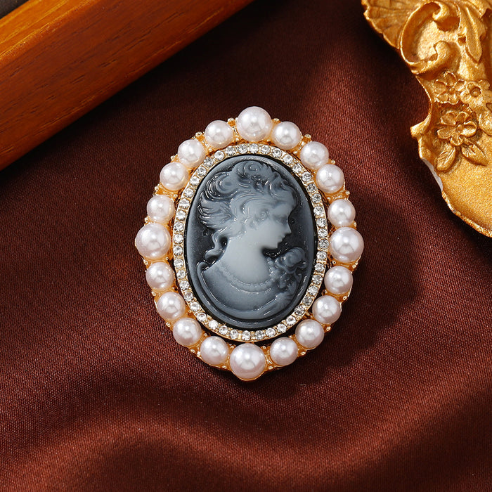 Wholesale New Oval Pearl Beauty Head Brooches Women' s Embossed Figure Pin