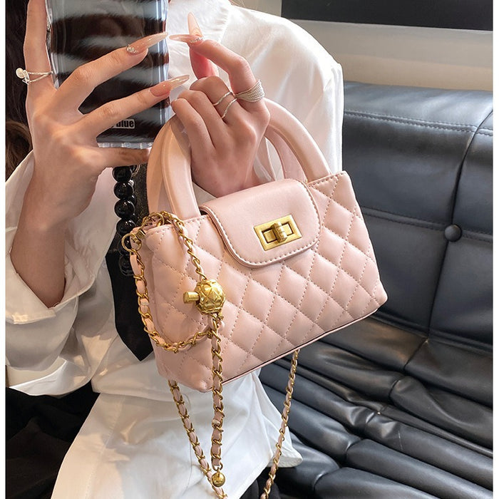 Wholesale popular portable niche shoulder bag women's commuter small square bag spring and summer all-match messenger bag