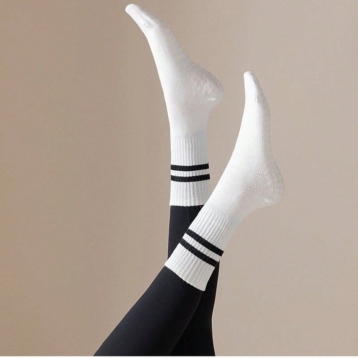 Wholesale Yoga socks, middle tube socks, cotton anti slip silicone towel bottom socks, sports socks
