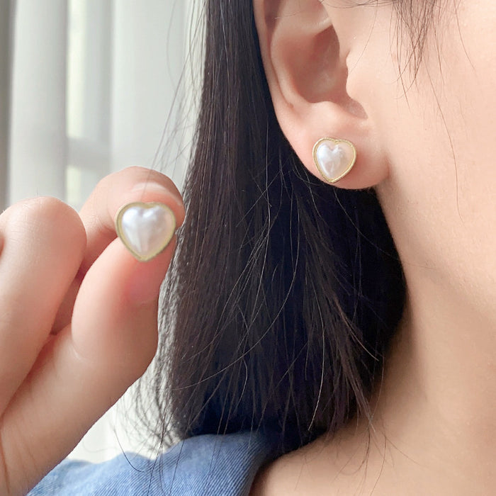 Wholesale Silver Needle Retro Love Pearl Earrings, Light Luxury, Niche Design, Earnail Accessories