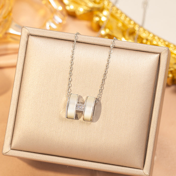 Wholesale Titanium steel letter H  letter necklace for women choker necklace