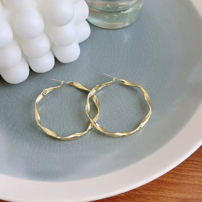 Wholesale Simple temperament, personality, light bending, large circle earrings