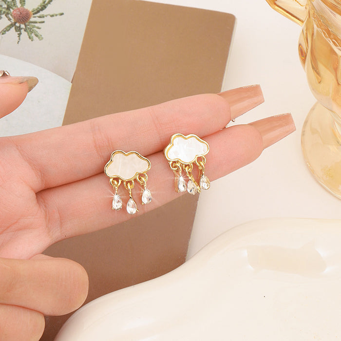 Wholesale Vintage white flower earrings with a high-end feel, niche diamond studded earrings, gentle and refined temperament