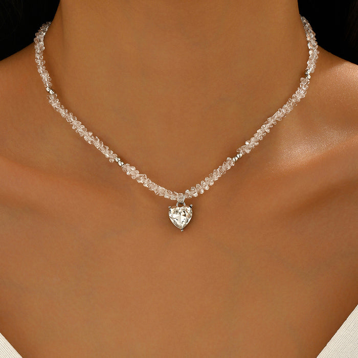 Wholesale Fashionable, simple and versatile crystal heart necklace with sparkling heart-shaped zircon pendant and collarbone chain