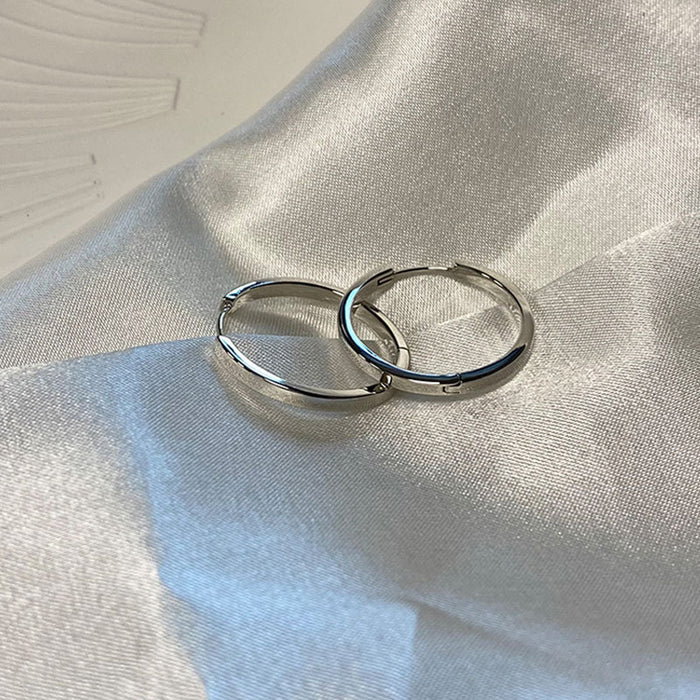 Wholesale Cold style double-layer plain ring earrings for women, niche design, mini circle double ring C-shaped ear buckle, daily commuting earrings