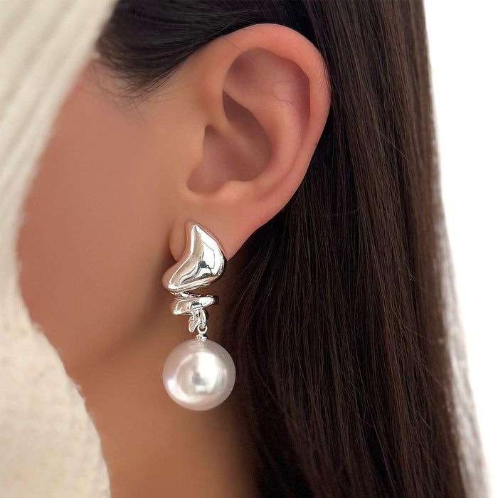 Wholesale Creative pearl earring design with high-end geometric personality and retro style earrings