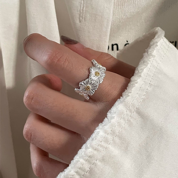 Wholesale Color blocking engraved ring with flowers, niche and versatile, simple and adjustable opening, high-end ring