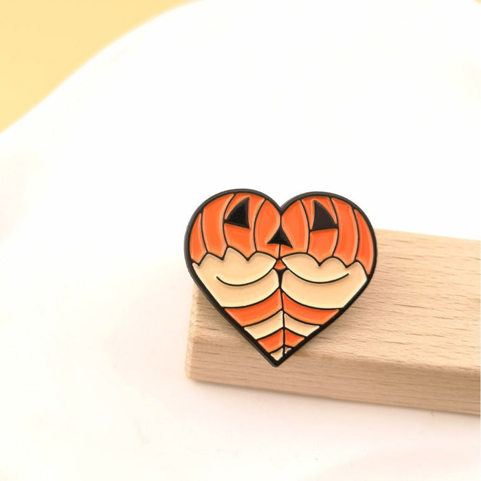 Wholesale Cartoon  heart-shaped pumpkin head bandage  bat fun clothing brooch