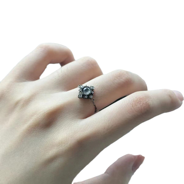 Wholesale Vintage floral ring with unique niche design, high-end and exquisite ring