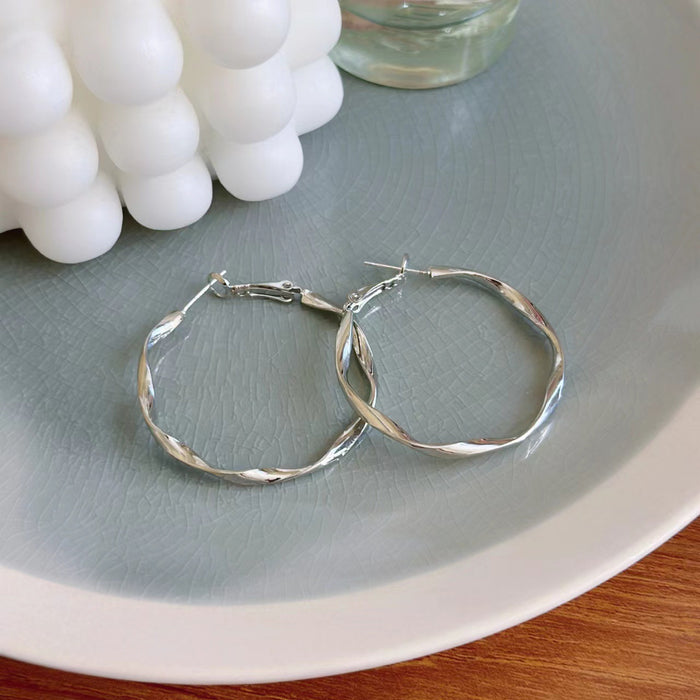 Wholesale Simple temperament, personality, light bending, large circle earrings