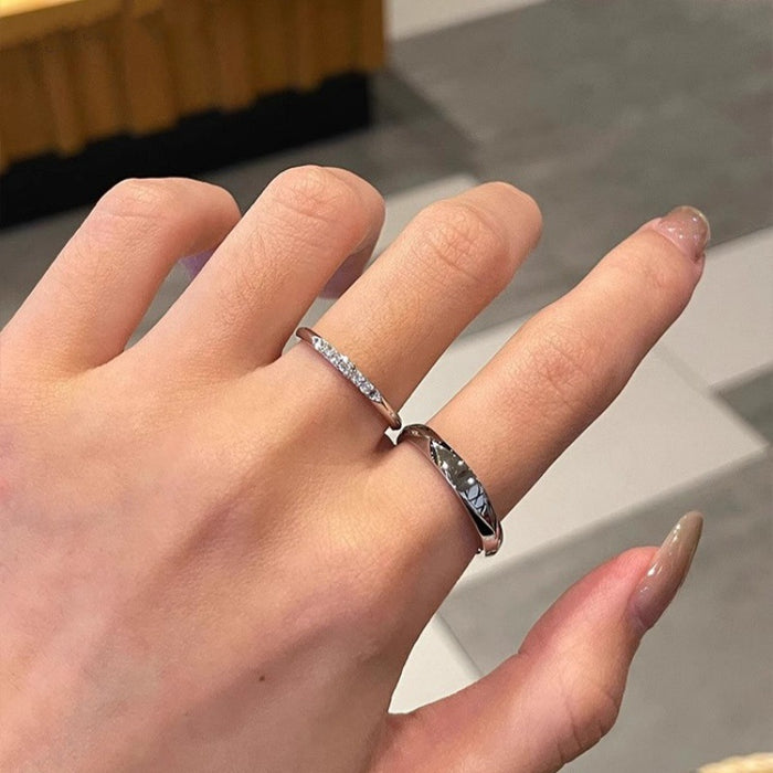 Wholesale New minimalist plain circle couple ring with micro inlaid zircon, trendy and versatile bright surface