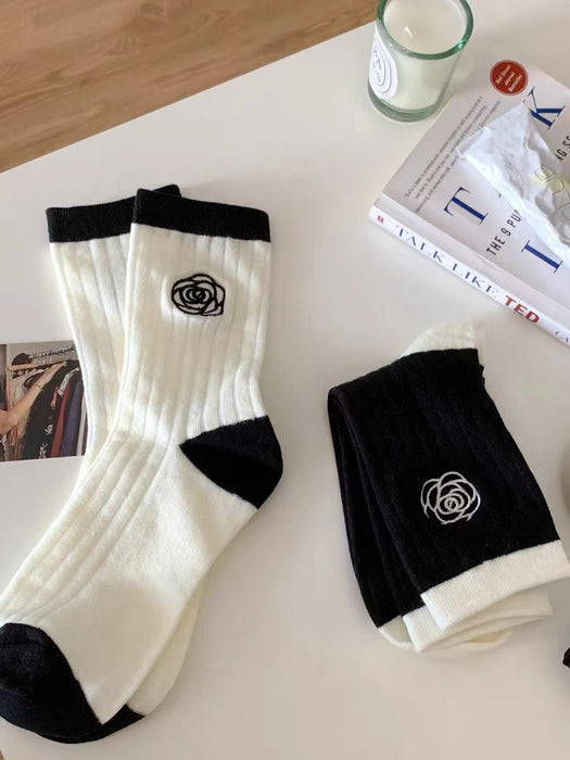 Wholesale Rose embroidery, sweet and comfortable vertical stripes, pure cotton mid tube women's socks