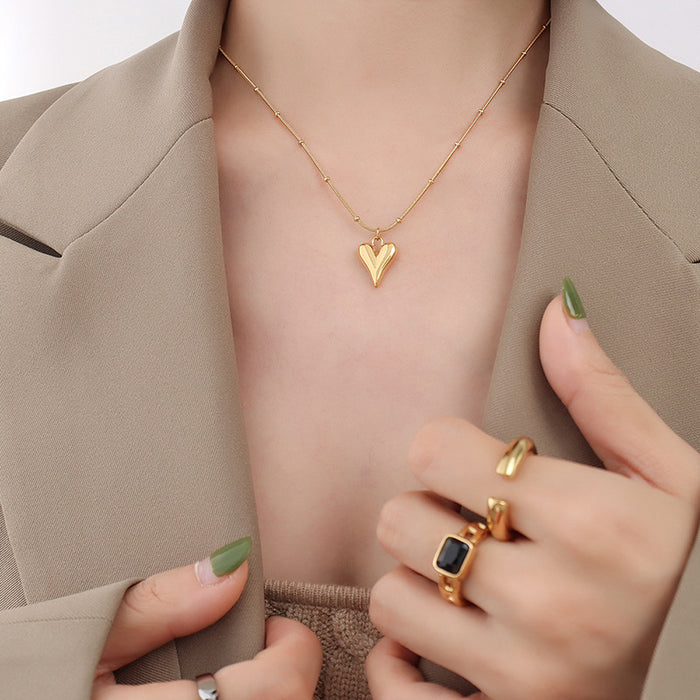 Wholesale Titanium Steel 18K Gold Plated Heart Necklace Fashionable Simple Design