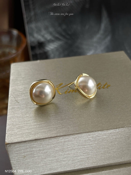 Wholesale Vintage earrings, niche, light luxury, high-end feel earrings