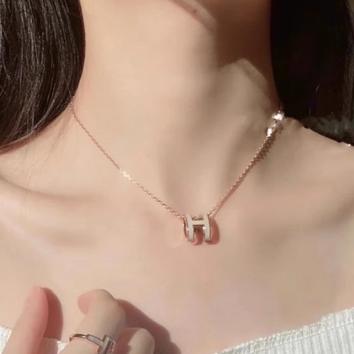 Wholesale H letter necklace pendant titanium steel jewelry collarbone chain versatile accessory