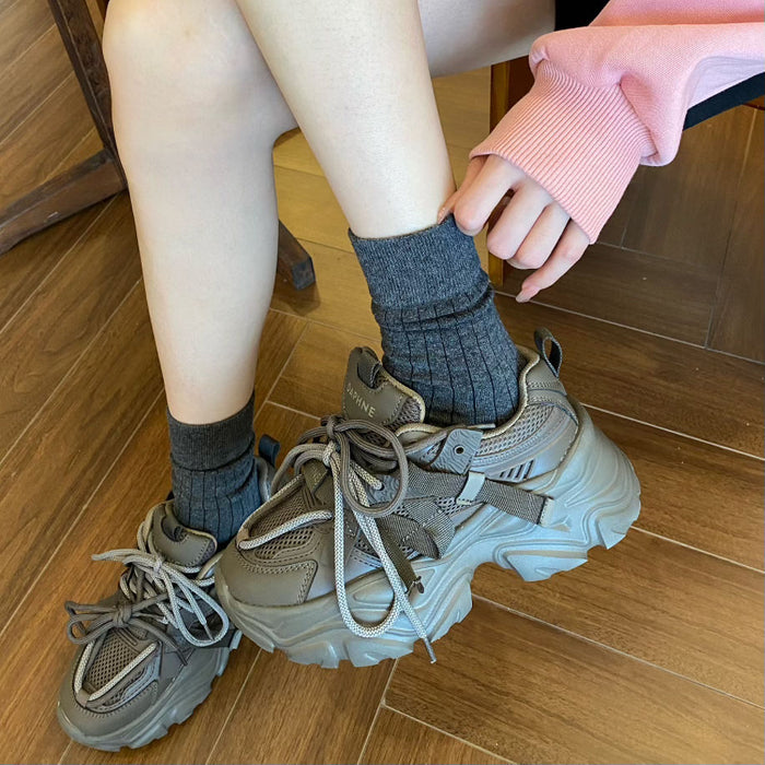 Wholesale Fashionable boneless pile socks with vertical stripe design, versatile and slimming, modified legs, retro style