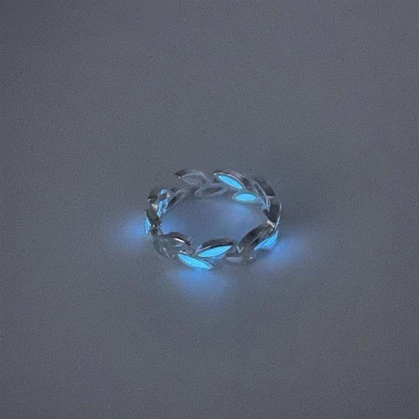 Wholesale Five pointed star alloy ring, fashionable and luminous, leaf opening ring, star ring wholesale