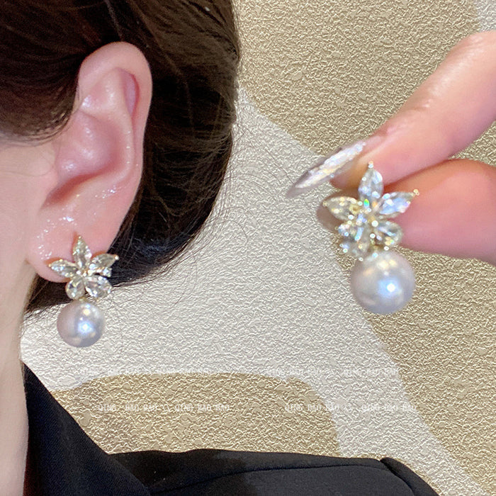 Wholesale Flower zircon imitation pearl earrings, niche design, fashionable earrings, high-end sense, simple and versatile earrings