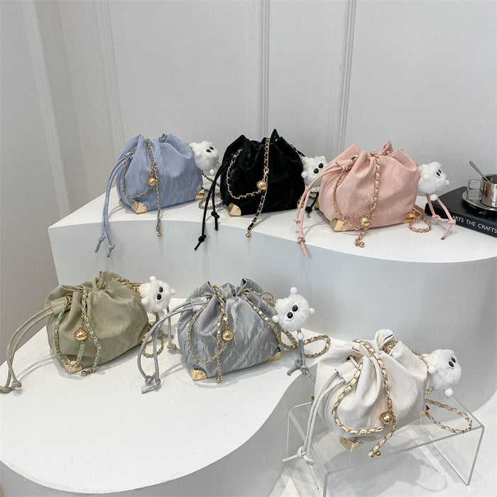 Wholesale Chain minimalist shoulder bag with a stylish texture, crossbody bag