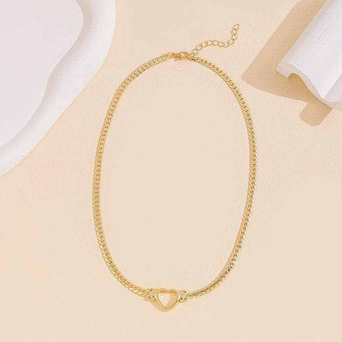 Wholesale Versatile metal collarbone chain, fashionable hollowed out heart-shaped pendant, high-end feel, widened side chain necklace