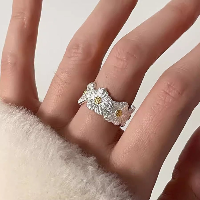 Wholesale Color blocking engraved ring with flowers, niche and versatile, simple and adjustable opening, high-end ring