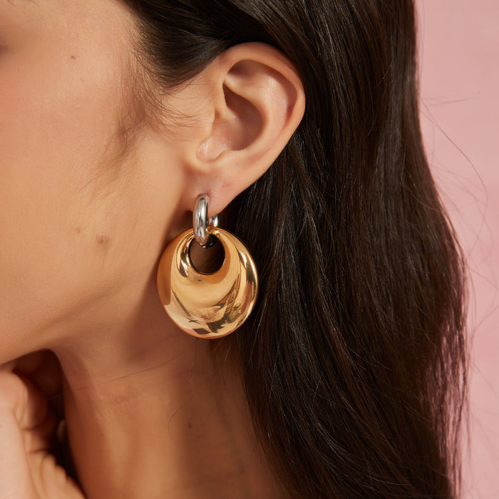 Wholesale Fashionable and personalized stainless steel gold and silver dual color earrings with high-end temperament, irregular earrings, color preservation wholesale