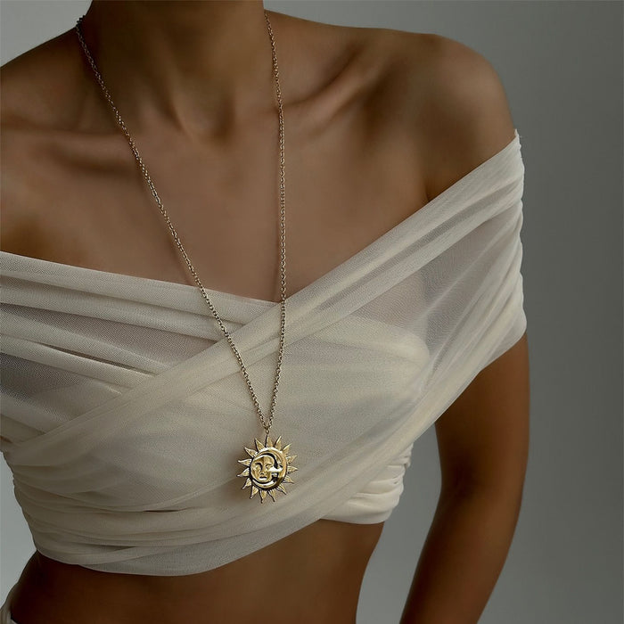 Wholesale Retro and minimalist sunflower pendant, personalized and trendy, ultra long and stackable design, touching face necklace