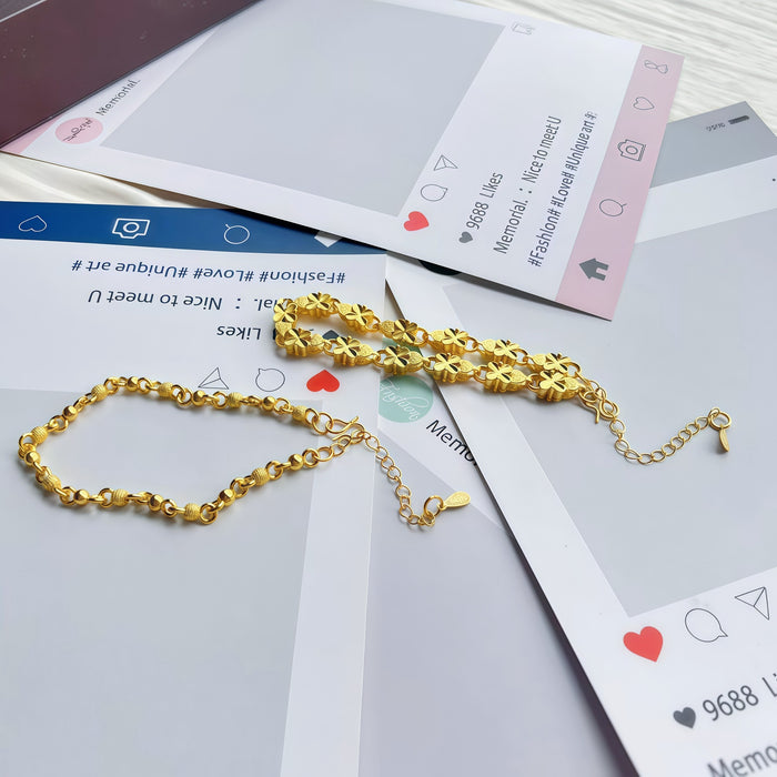 Wholesale Golden Lucky Grass Bracelet for Women, Four Leaf Flower Retro, niche design, high-end feeling, Four Leaf Grass Love, Wealth Attraction Bracelet
