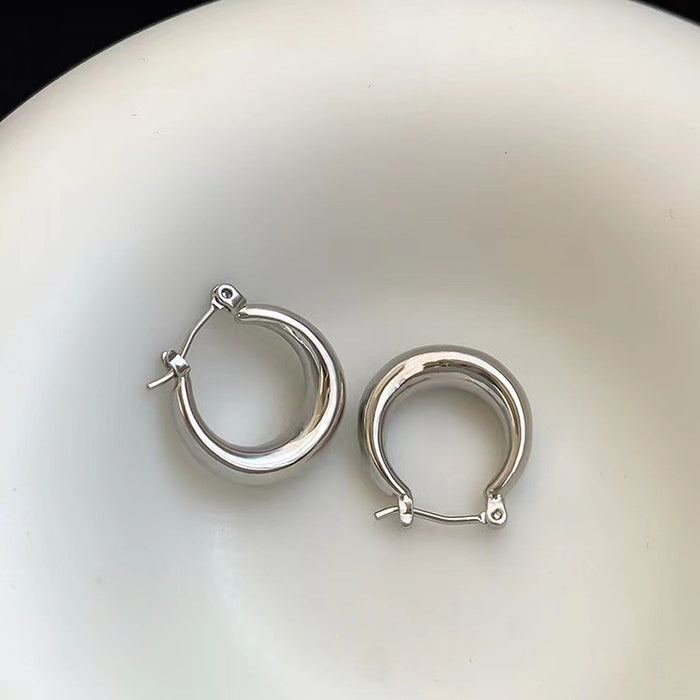 Wholesale New smooth circle earrings with light luxury, fashionable simplicity, high-end feel, niche design personality