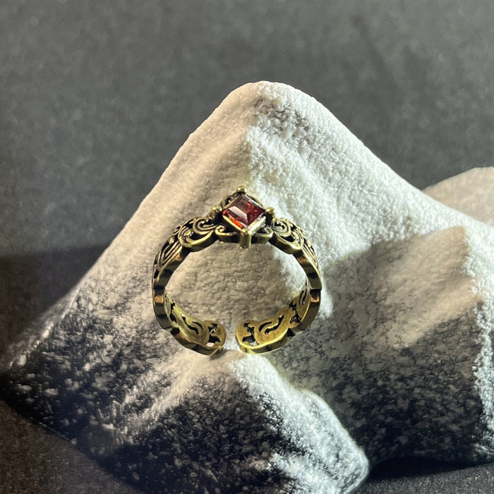 Wholesale Black gold split ring, niche retro style