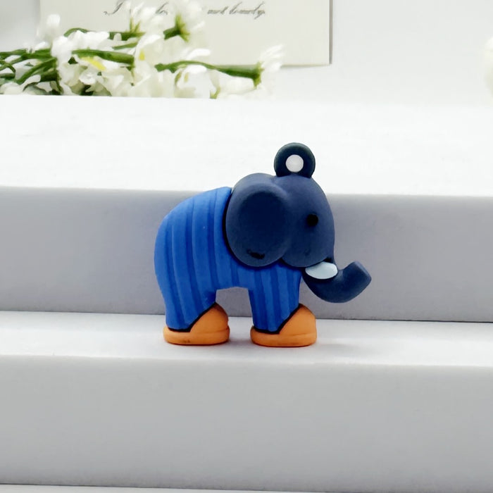 Wholesale Small keychain, abstract wooden stick, human curiosity, desktop car accessories, pendant wholesale