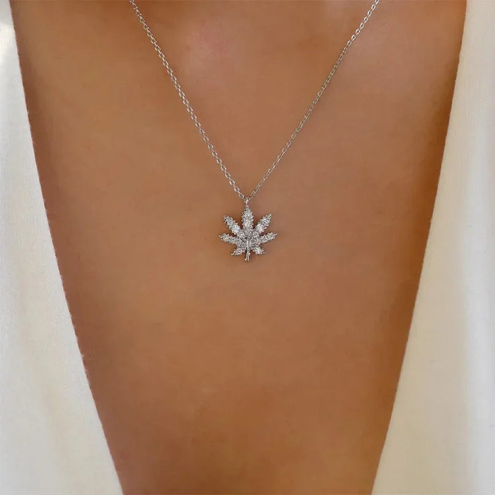 Wholesale Exaggerated jewelry, personalized alloy leaf pendant, simple diamond inlaid necklace