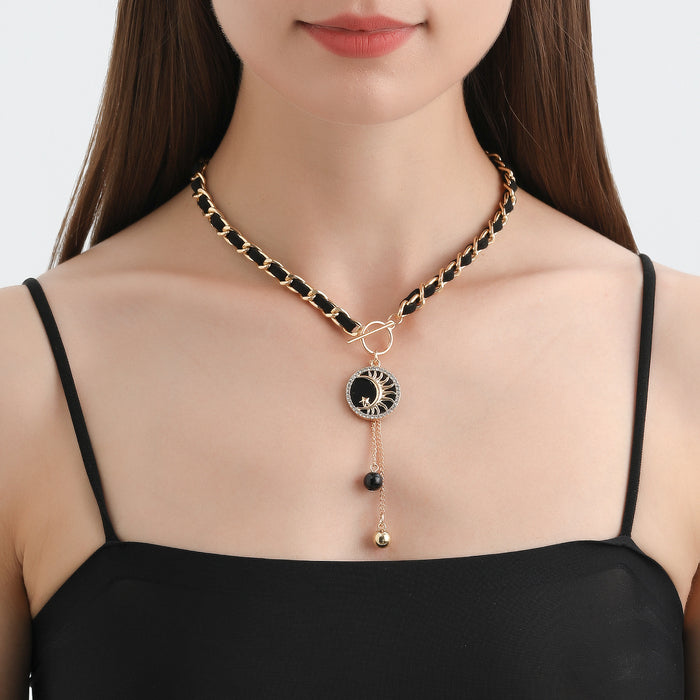Wholesale Wrapped velvet black heart mother-of-pearl necklace for women,  clavicle chain tassel necklace