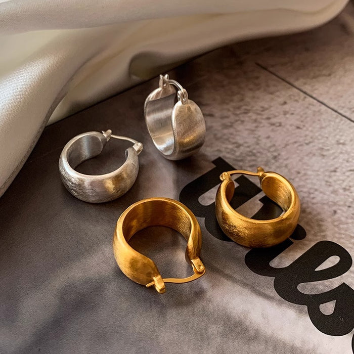 Wholesale Metallic silver brushed retro earrings, high-end light luxury, niche design, high-end exquisite earrings, earrings