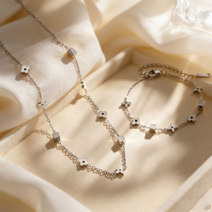 Wholesale Geometric Small Square Flower Necklace