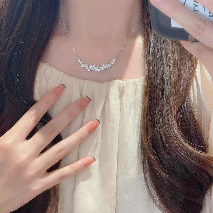 Wholesale Silver necklace for women, niche design, light luxury flower collarbone chain, zircon pendant