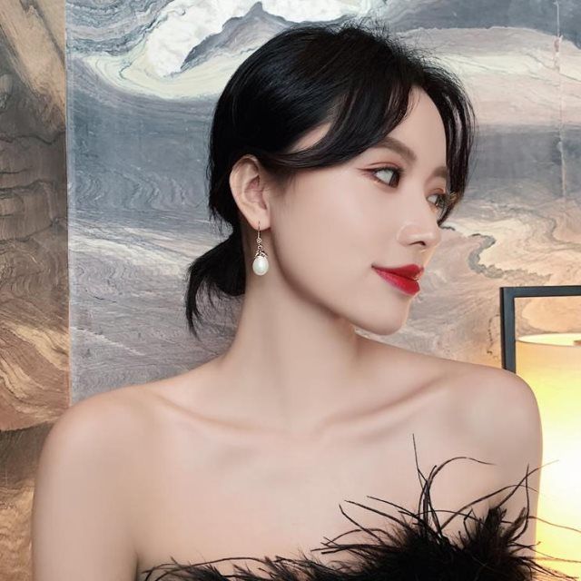 Wholesale Pearl Elegant Hook Long Earrings