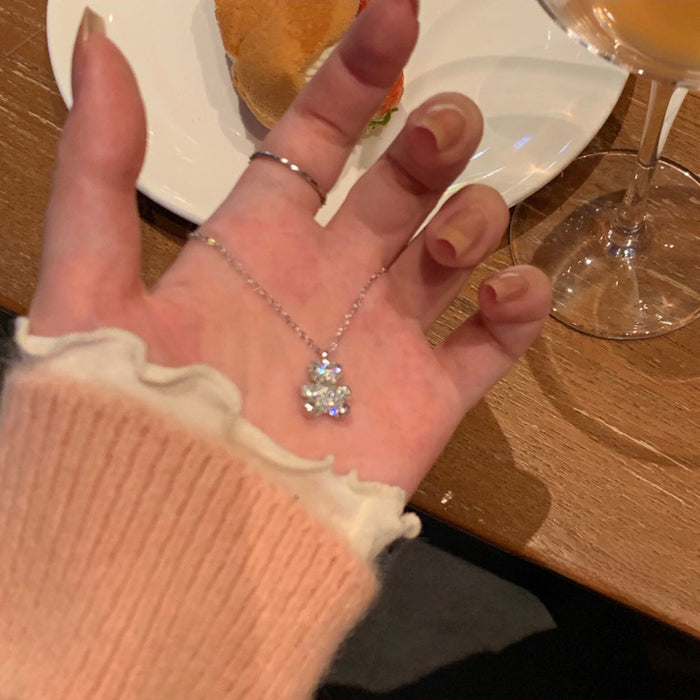 Wholesale New Little Bear Necklace with Light Luxury and Niche Design, Neck Chain Accessory Pendant