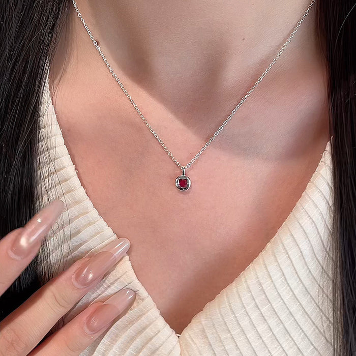 Wholesale Love pendant necklace, heart-shaped zircon necklace, versatile commuting necklace, niche collarbone chain