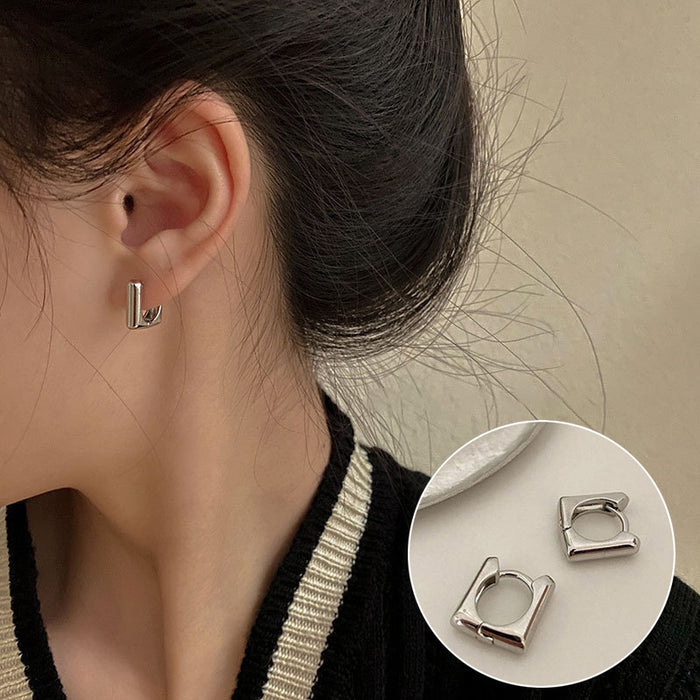 Wholesale Cold style double-layer plain ring earrings for women, niche design, mini circle double ring C-shaped ear buckle, daily commuting earrings