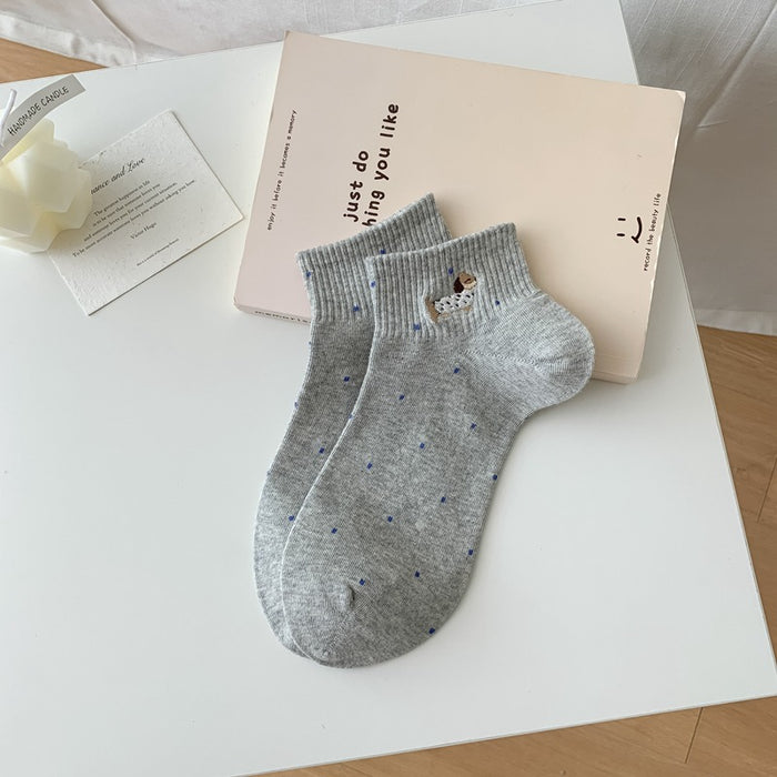 Wholesale Solid color cute socks embroidered cotton breathable sweat absorbing short tube socks versatile
